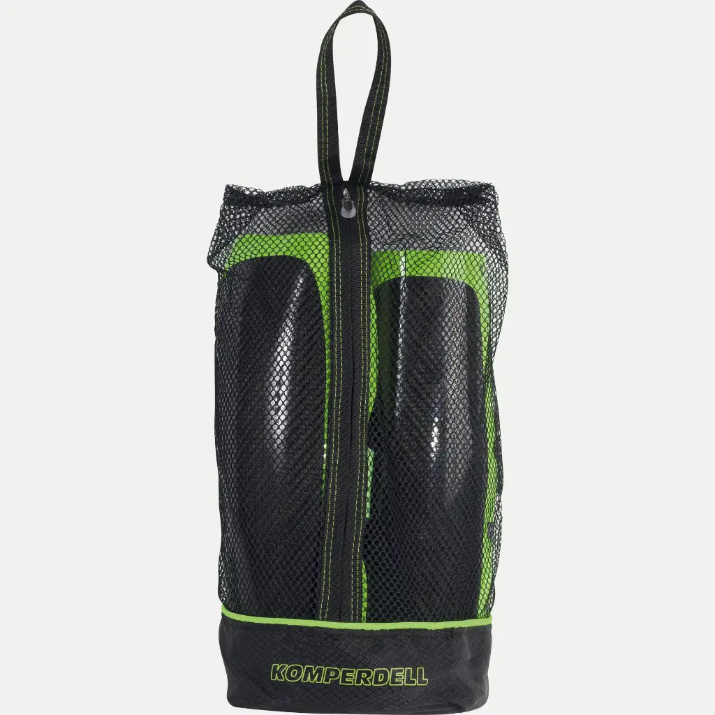 K-W22-EN-K6537-48-Carbon-Elbow-Protection-World-Cup-packed.webp