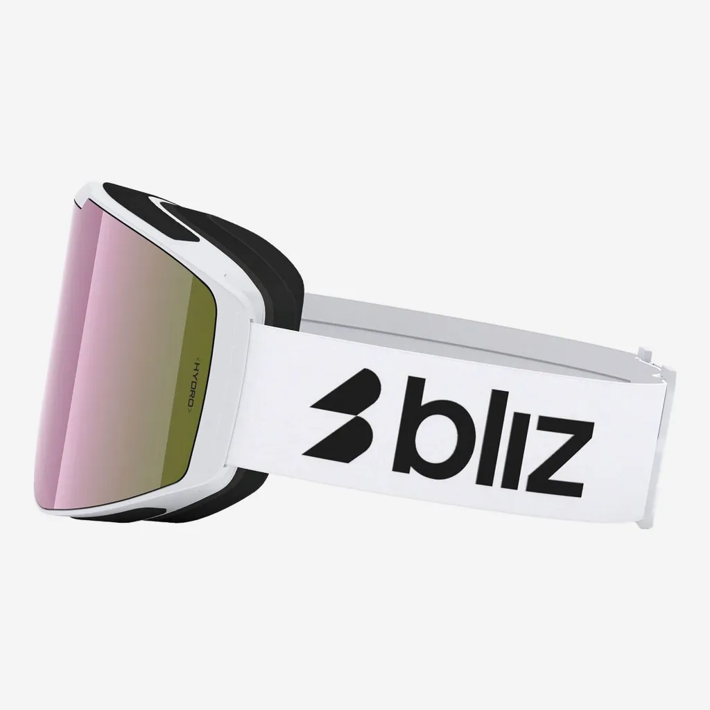 0ZG8014__06__PIC25__shad__lt.webp